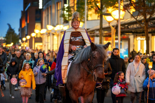 St. Martinszug durch die Duisburger Innenstadt