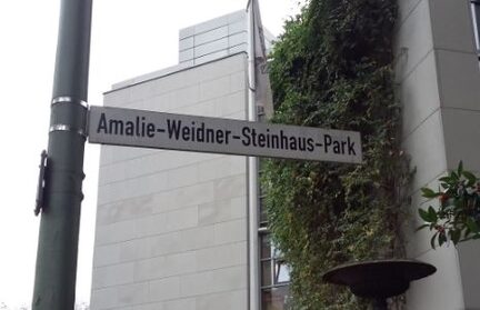 Straßenschild Amalie-Weidner-Steinhaus-Park
